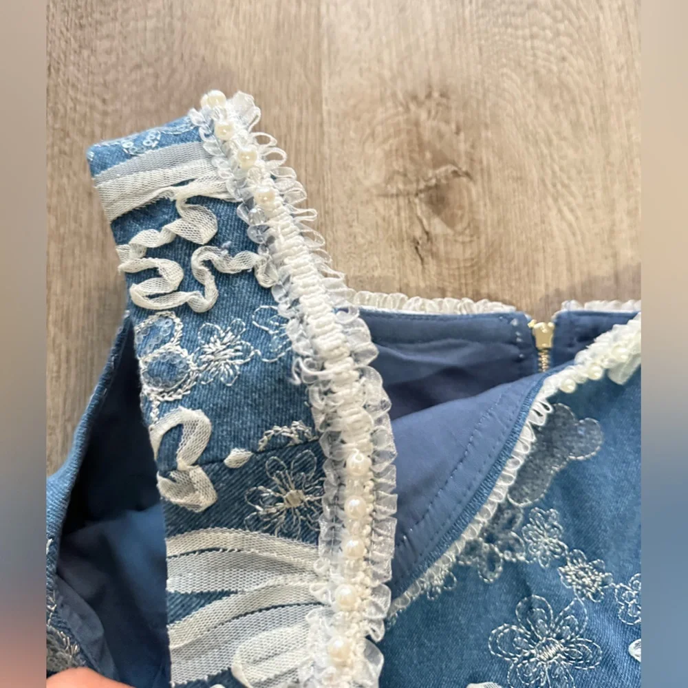 elliatt anneliese blue denim pearl & ribbon embroidered mini dress large NEW - Picture 10 of 12